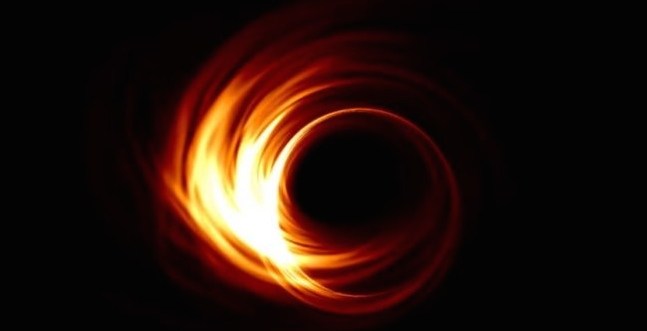 الثقب الأسود العملاق “مسييه 87” يكشف عن أسراره