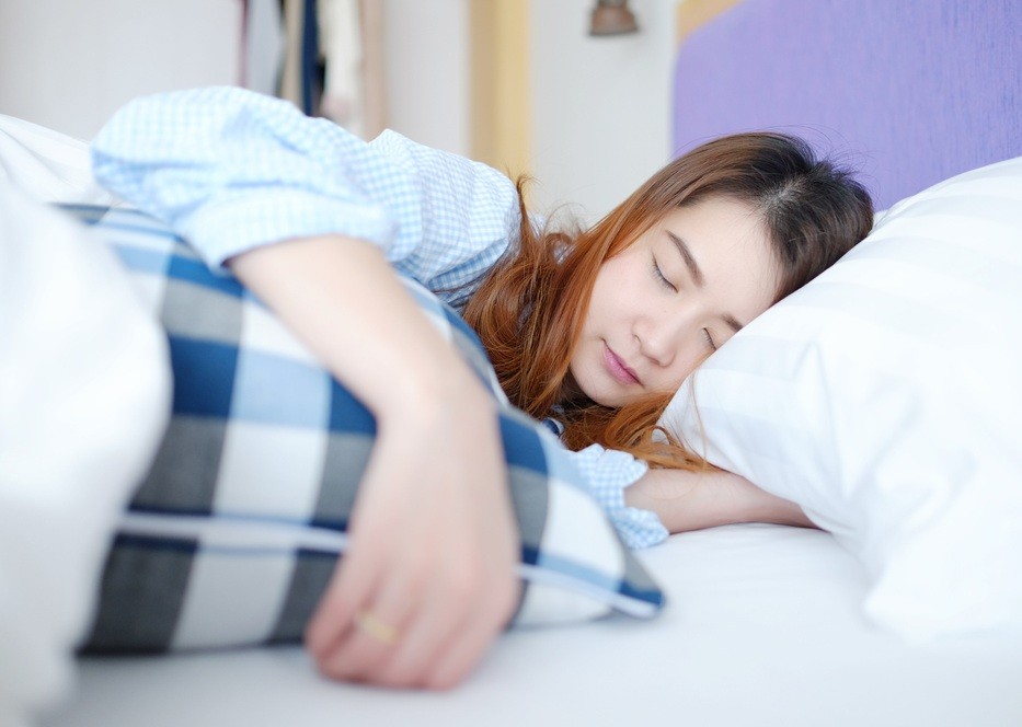 قلة النوم وعلاقتها بالمشاعر السلبية تجاه التقدم بالعمر و الشيخوخة .. و ما هي أفضل الطرق لتحسين جودة النوم ..